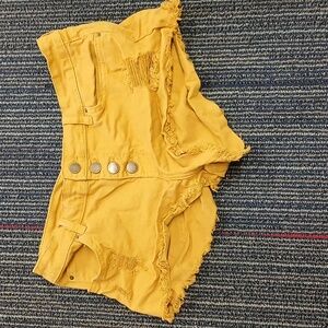 Like new Billabong Distressed Yellow shorts Size Waist 30
